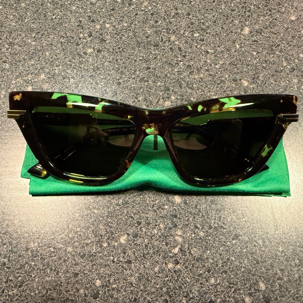 Bottega Veneta BV1241S Sunglasses - Picture 4 of 11